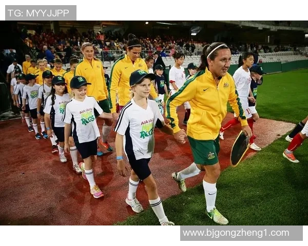 中国明星追逐世界足球明星的热潮与背后的故事探秘 中国明星追逐世界足球明星的热潮与背后的故事探秘