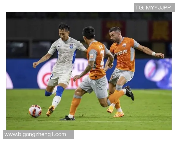 深圳足球队的拼搏之路：从低谷到大师赛的辉煌历程