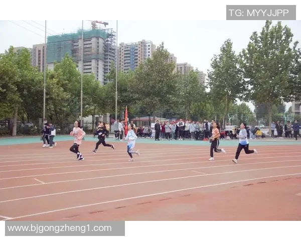 甘肃姑娘足球明星闪耀赛场展现青春风采与拼搏精神 甘肃姑娘足球明星闪耀赛场展现青春风采与拼搏精神